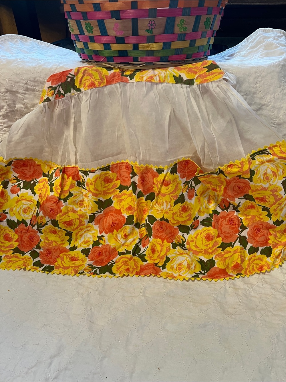 Waist Apron with floral design with pockets